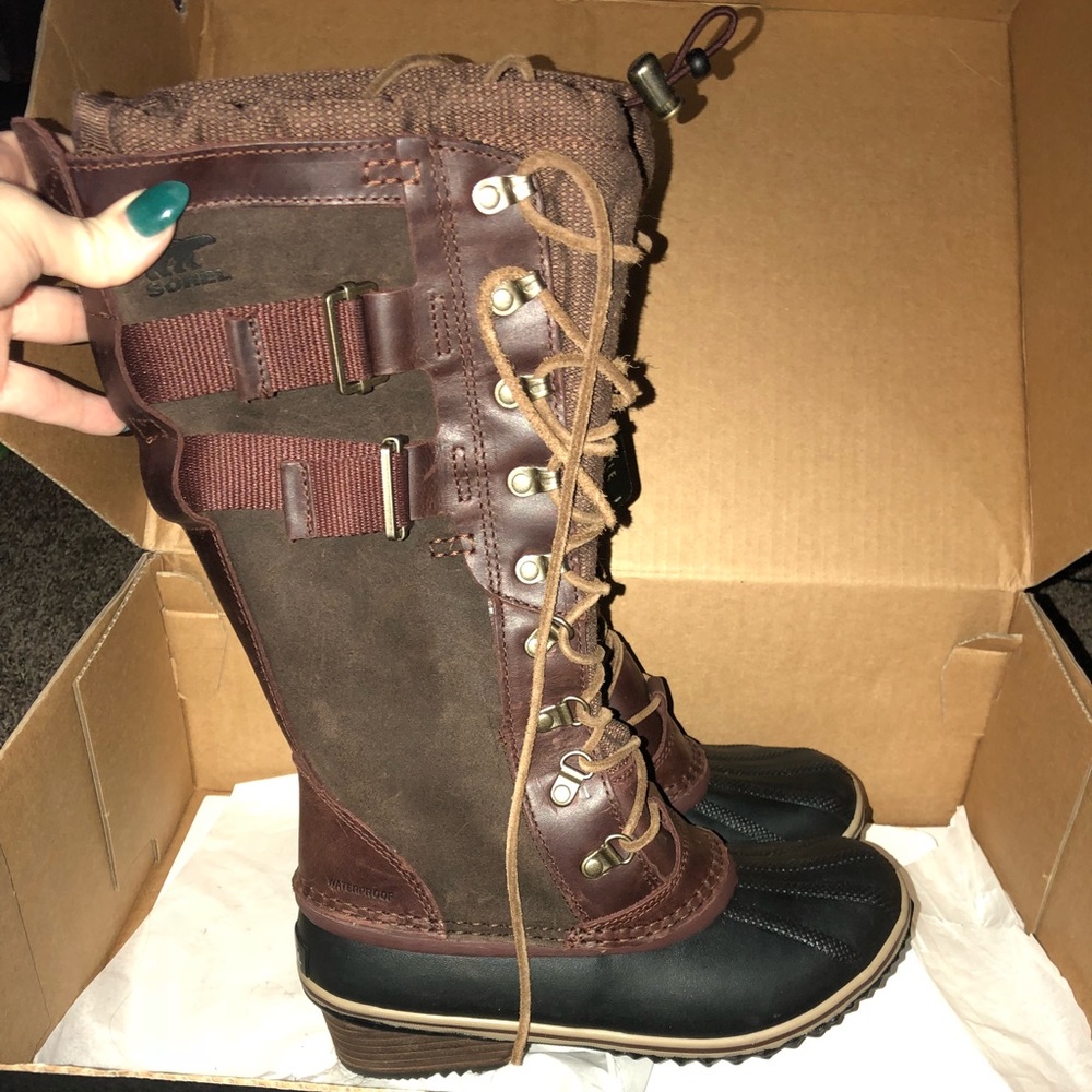 NWT Sorel Conquest Boots